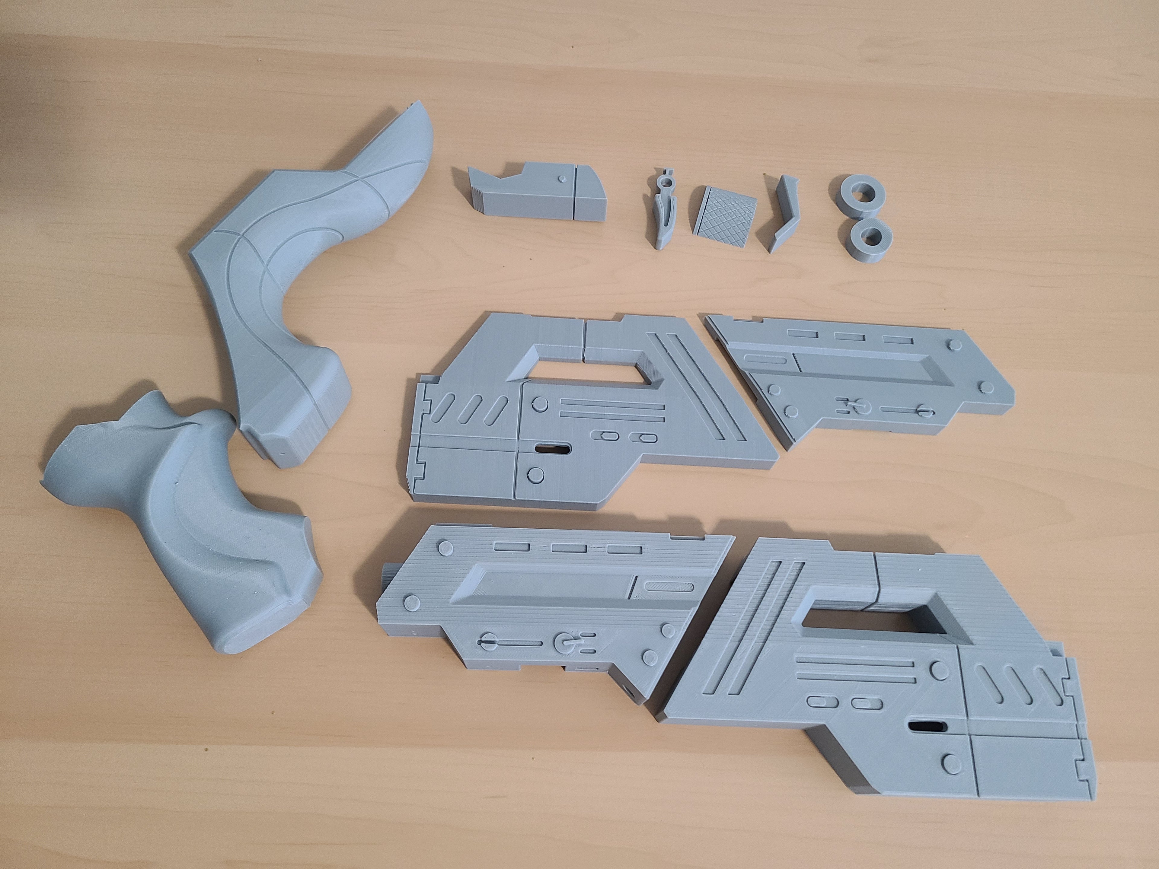 Mass Effect M-6 Carnifex Replica with Stand - Commander Shepard's Sidearm