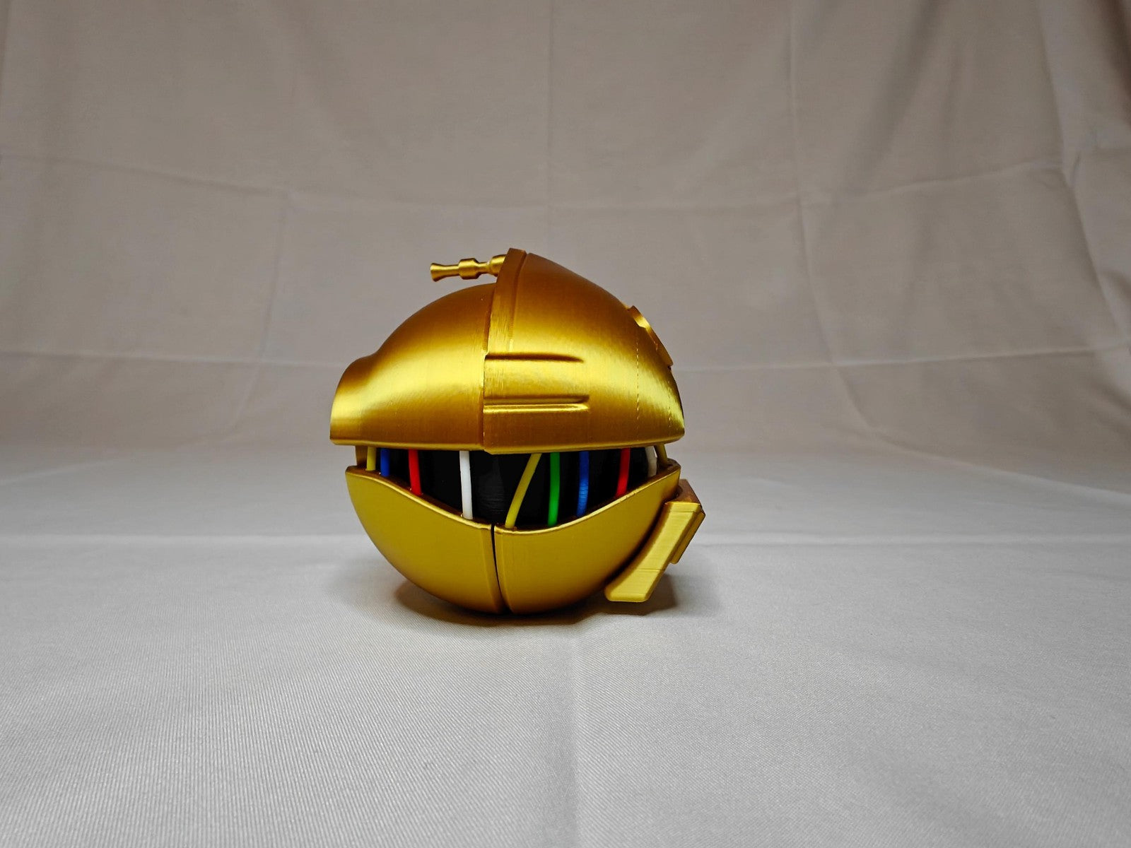 C-3PO Poké Ball – Star Wars & Pokémon Inspired Mashup Collectible