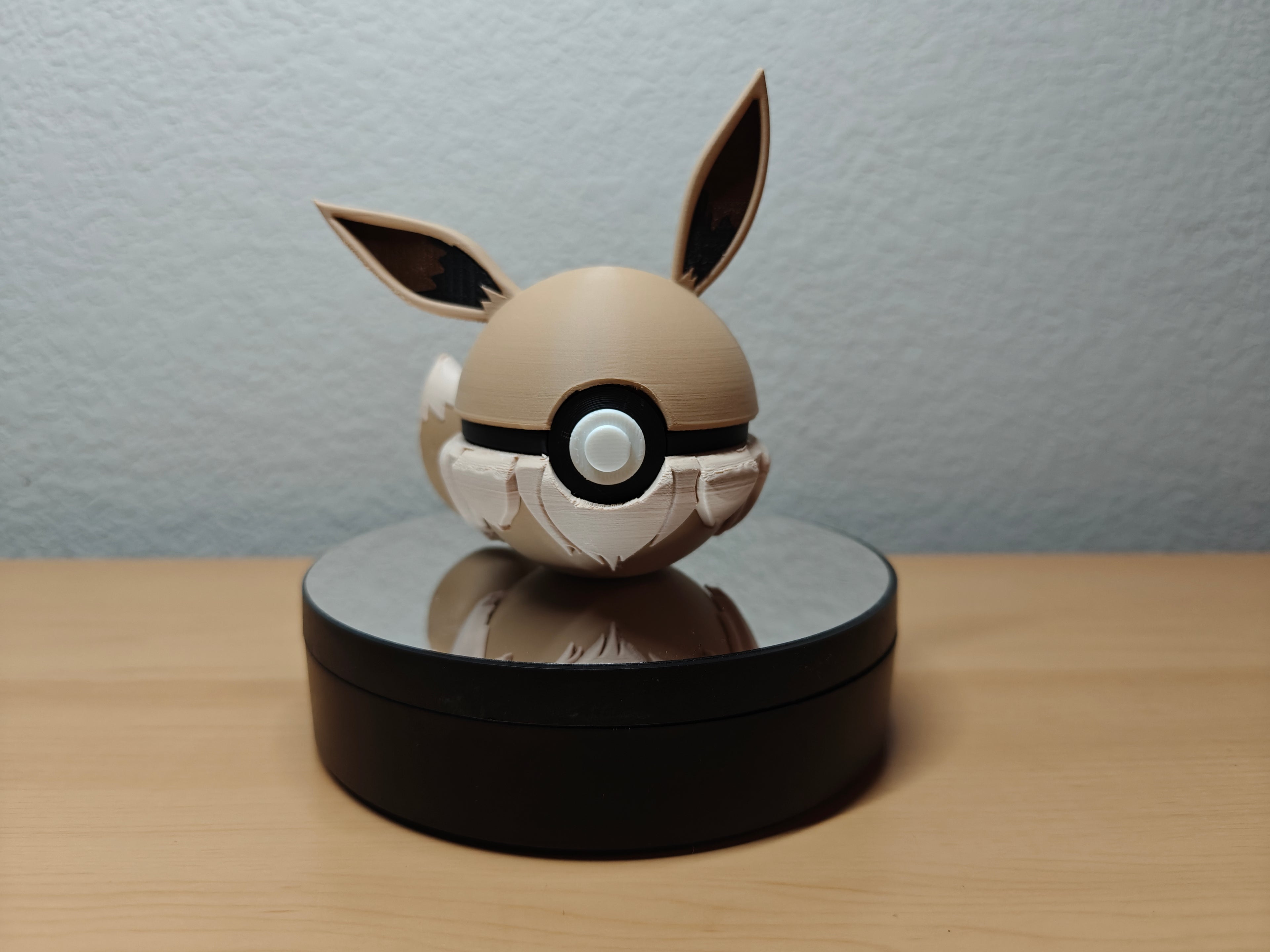 Eevee Ball – Pokémon-Inspired Poké Ball