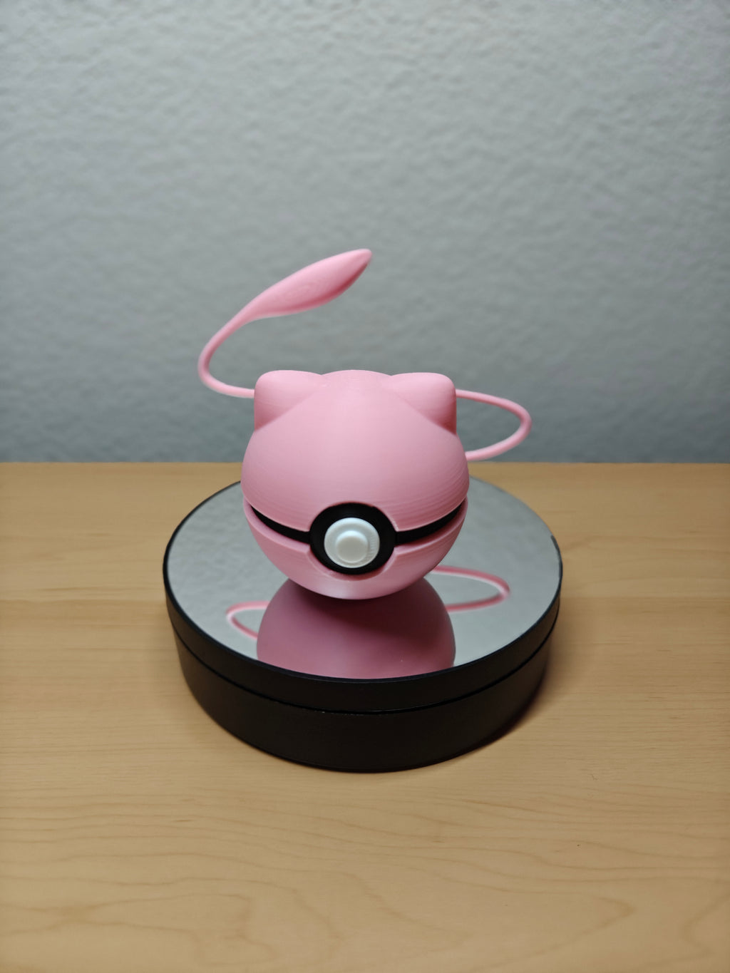 Mew Ball – Pokémon-Inspired Poké Ball
