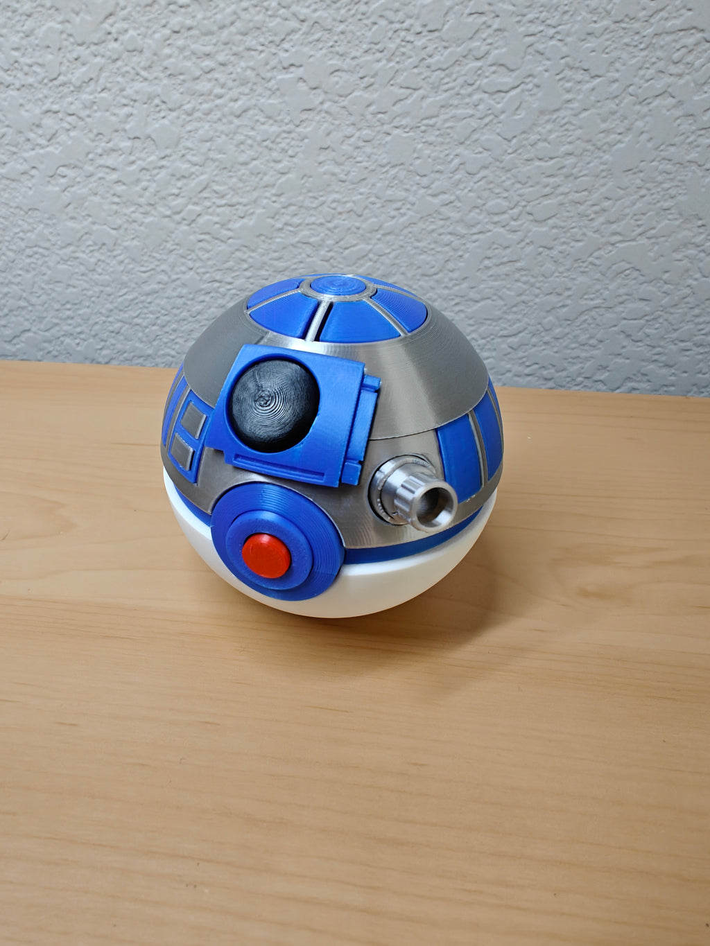 R2-D2 Poké Ball – Star Wars & Pokémon Inspired Mashup Collectible