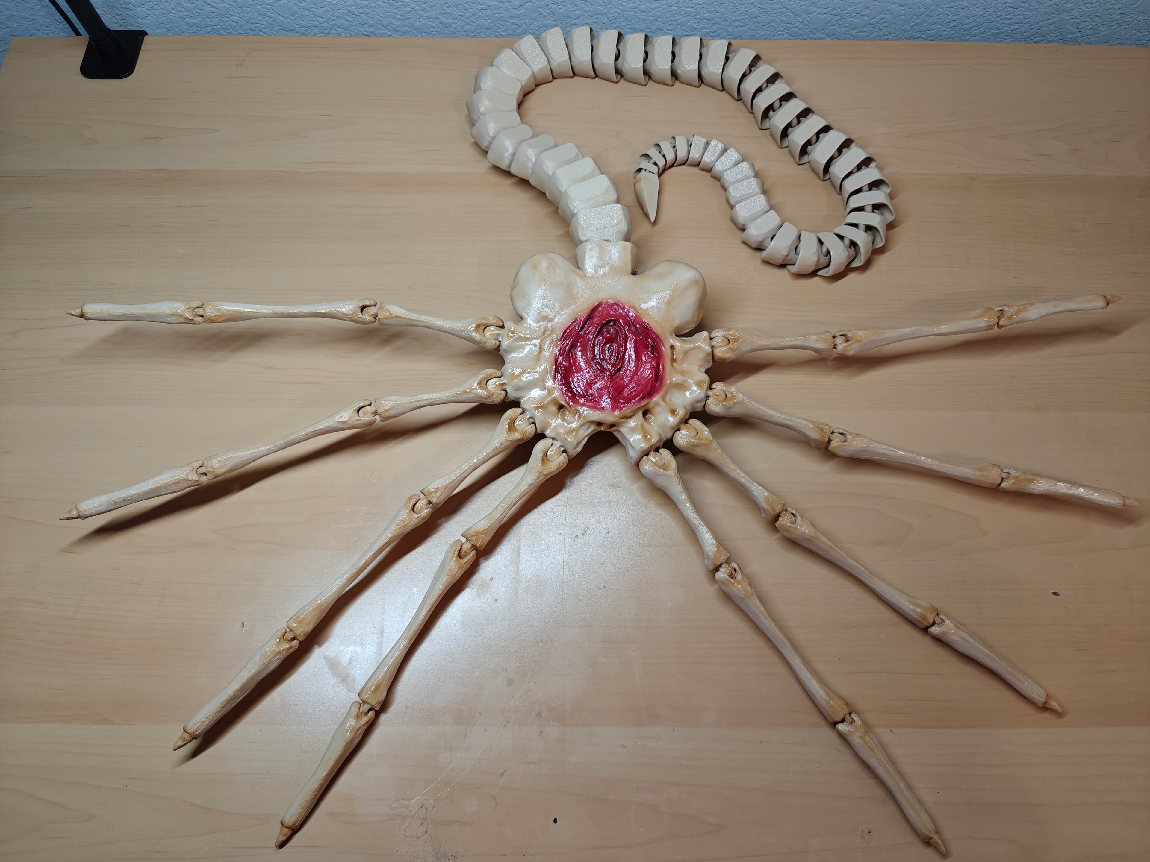 Life-Size Facehugger – Poseable Alien Prop