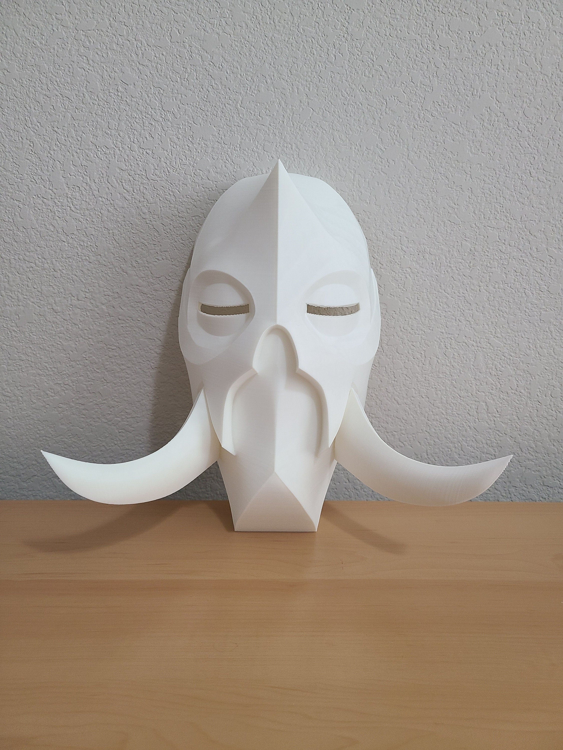 Skyrim Inspired Konahrik Dragon Priest Mask - Embrace the Power of Skyrim!