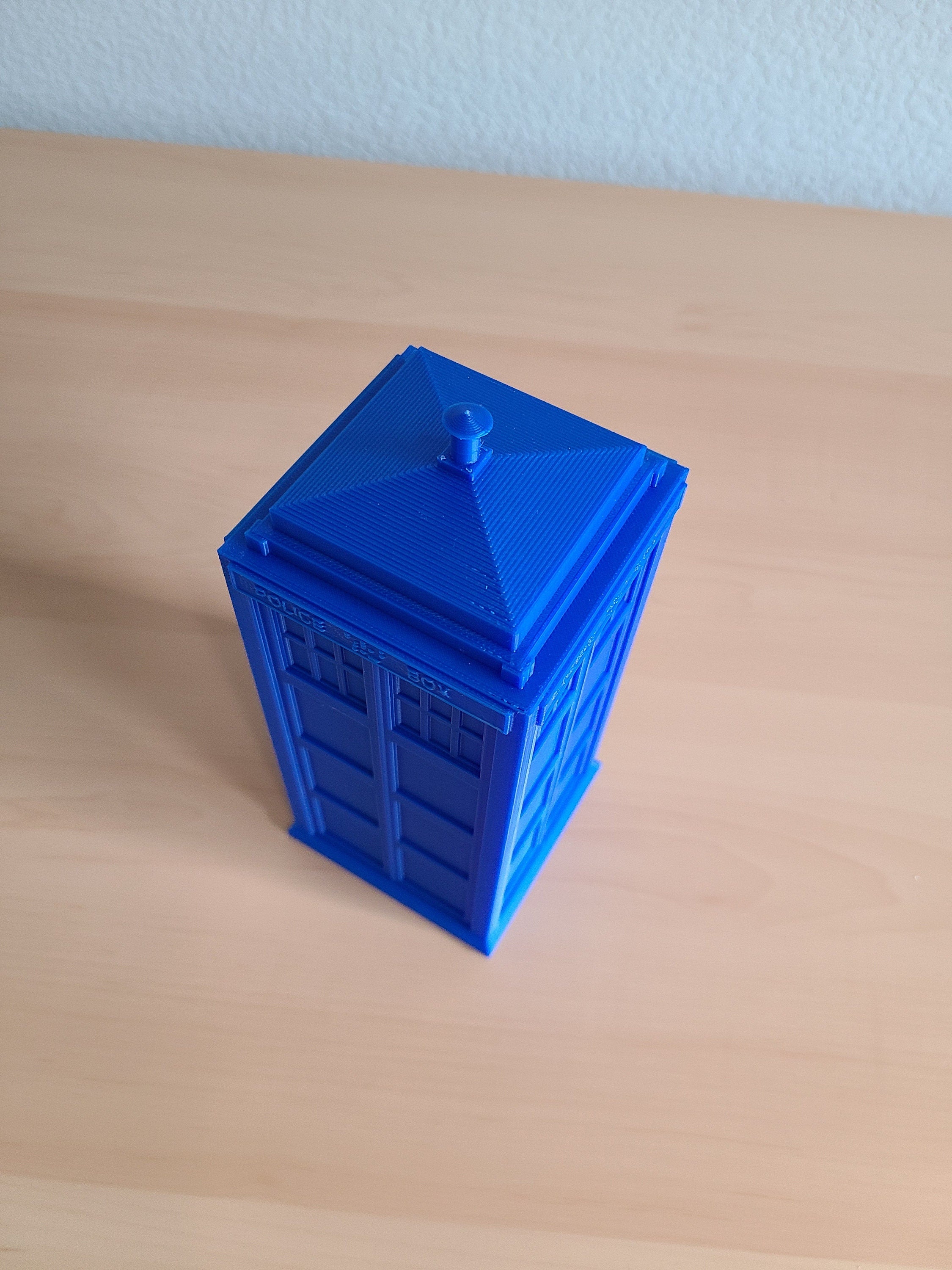 3D Printed TARDIS - Embark on a Timeless Journey with the Doctor!