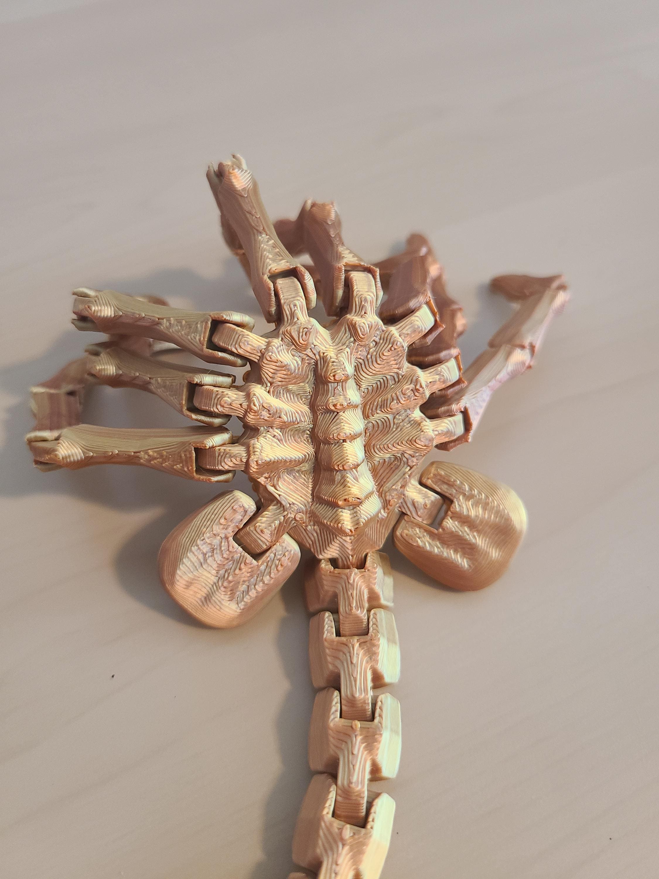 Articulated Facehugger - High-Detail Alien Replica