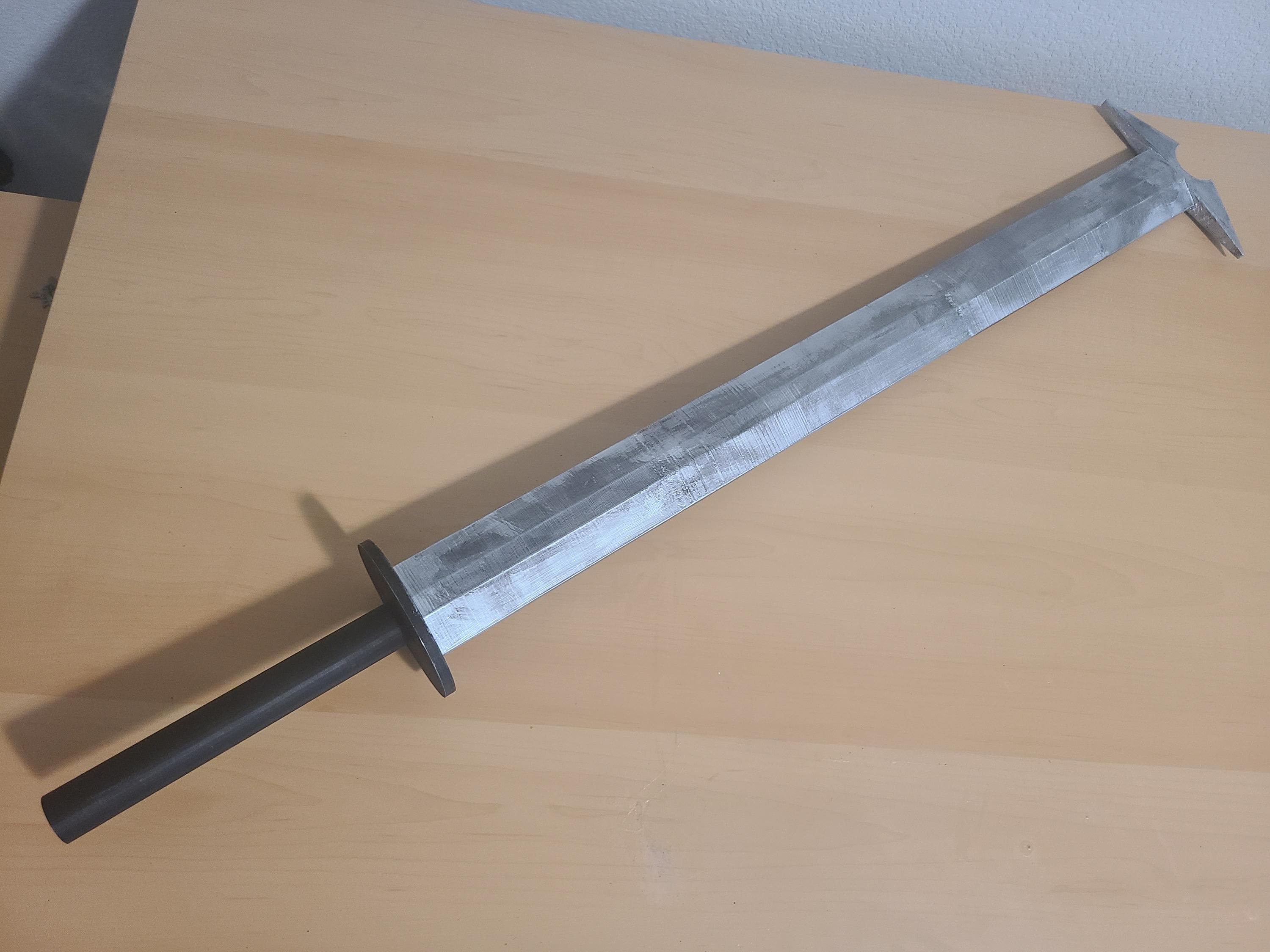 Uruk-hai Berserker Sword - Embrace the Fierce Might of Isengard!