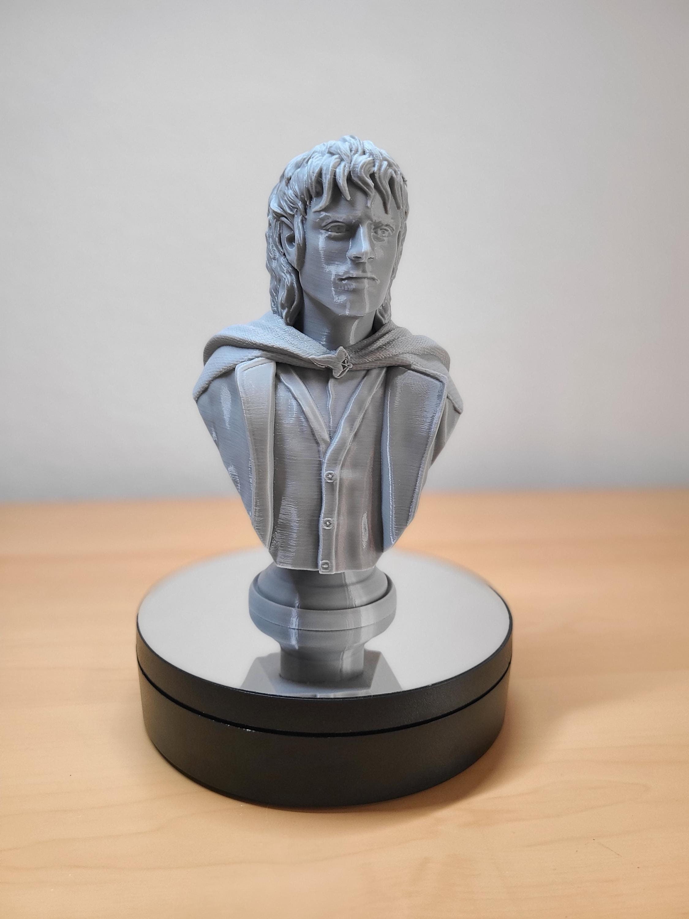 Frodo Baggins Bust – Stunning Lord of the Rings Collectible