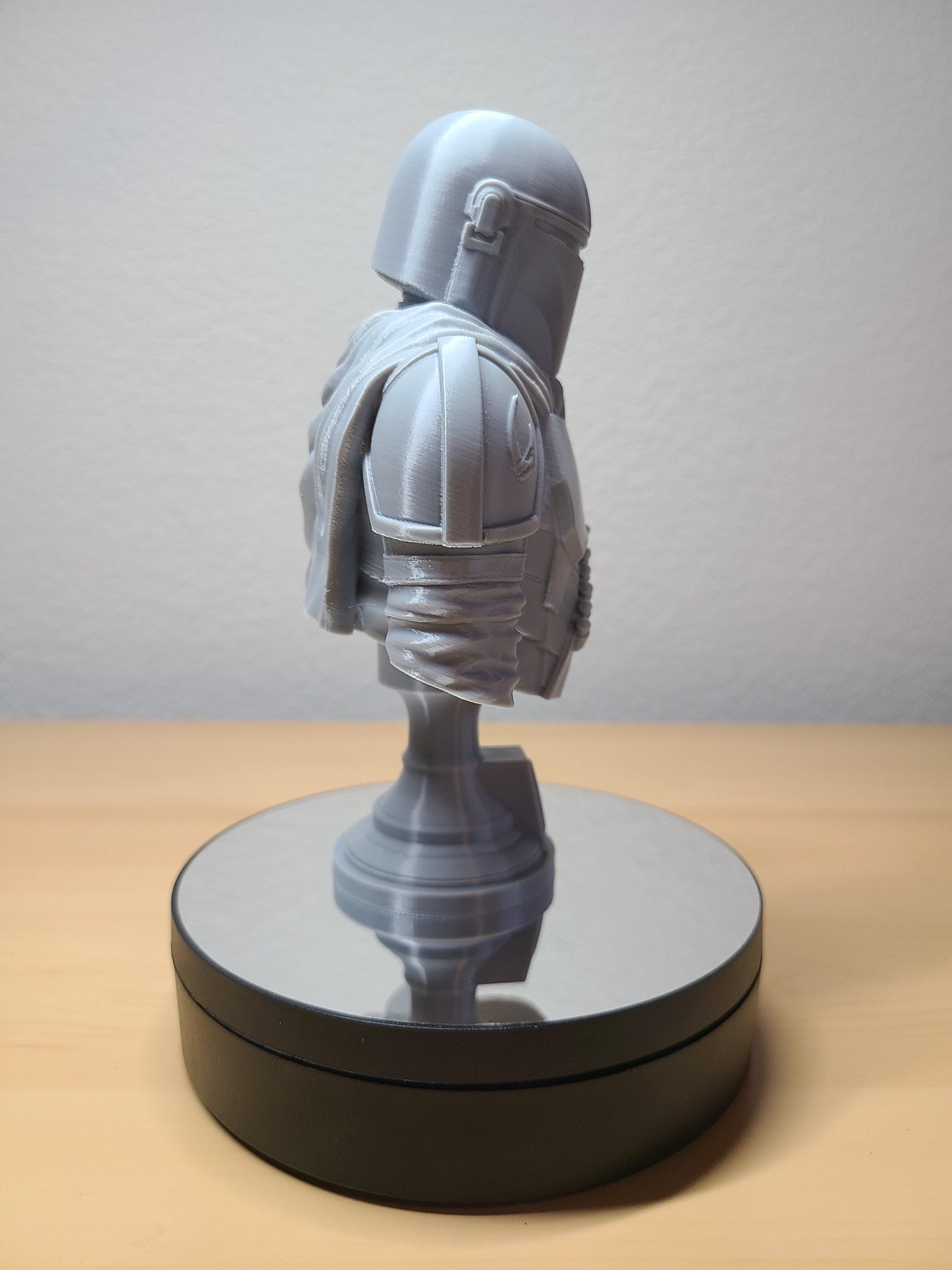 Mandalorian Bust – Detailed Star Wars Collectible
