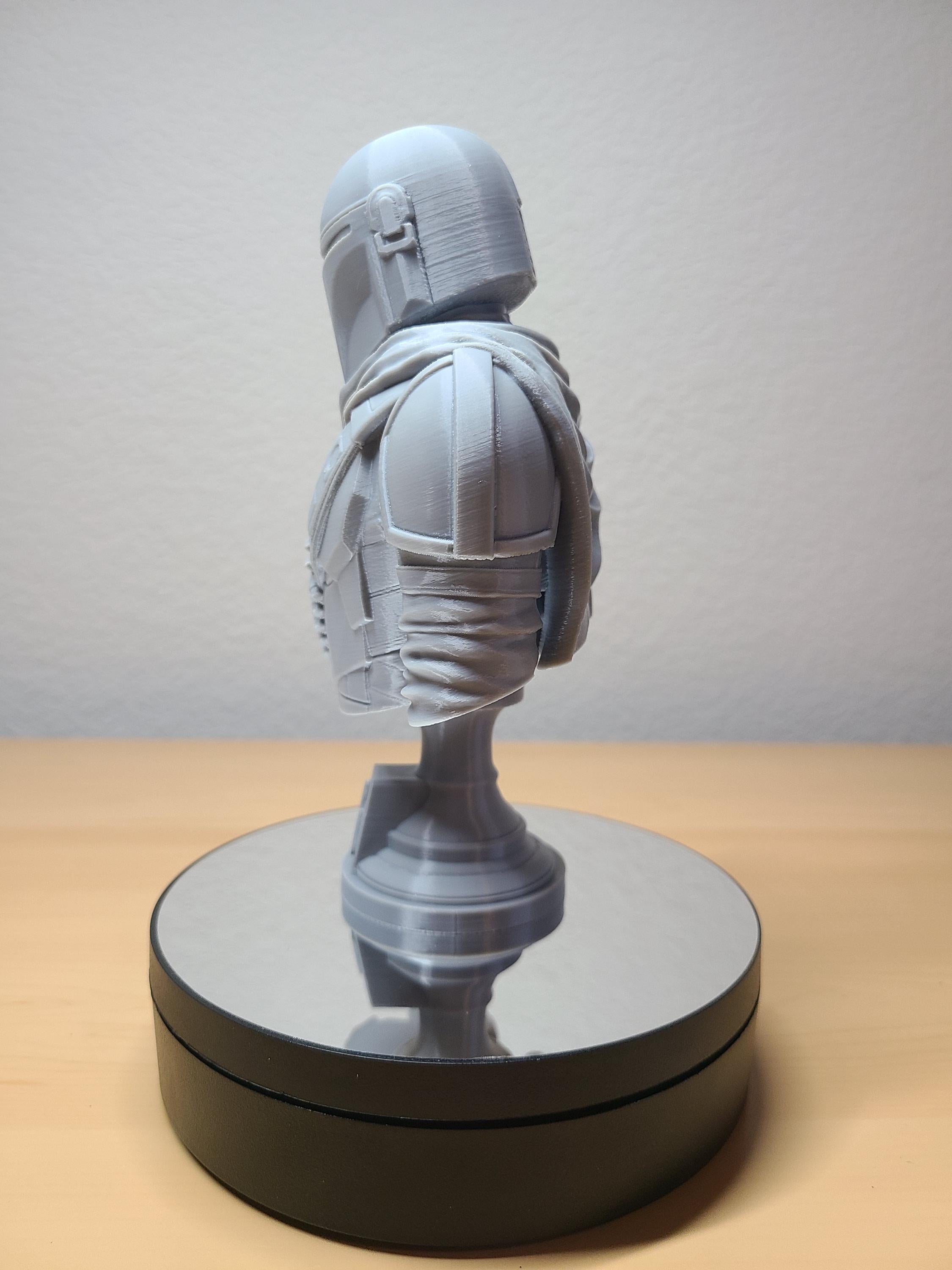 Mandalorian Bust – Detailed Star Wars Collectible