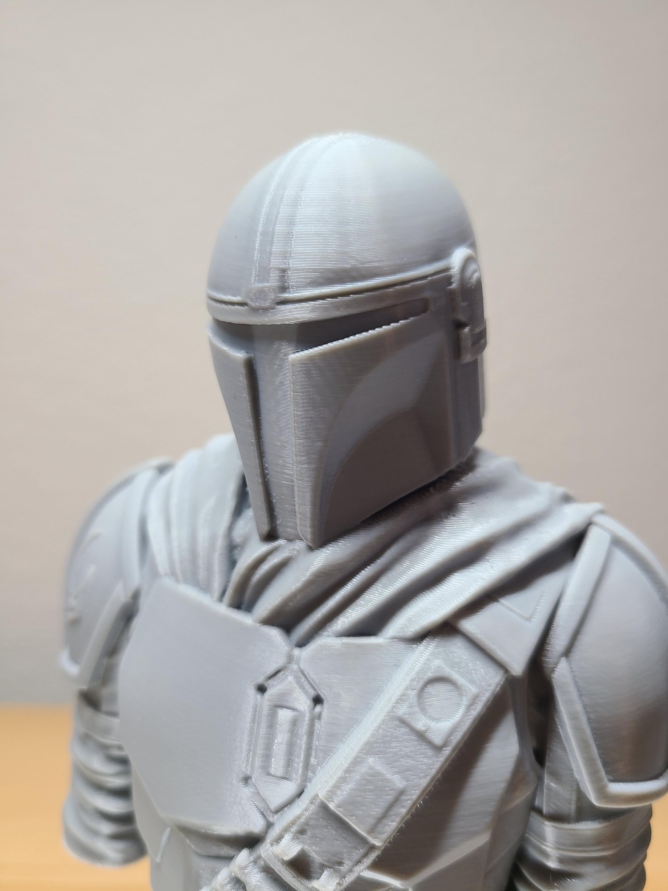 Mandalorian Bust – Detailed Star Wars Collectible
