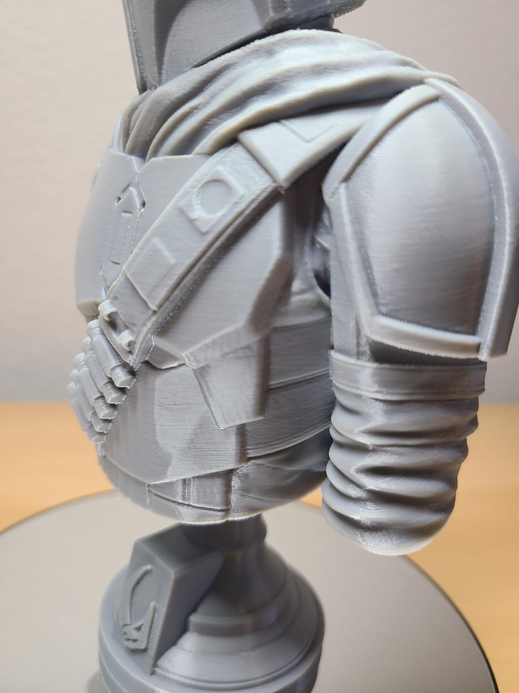 Mandalorian Bust – Detailed Star Wars Collectible