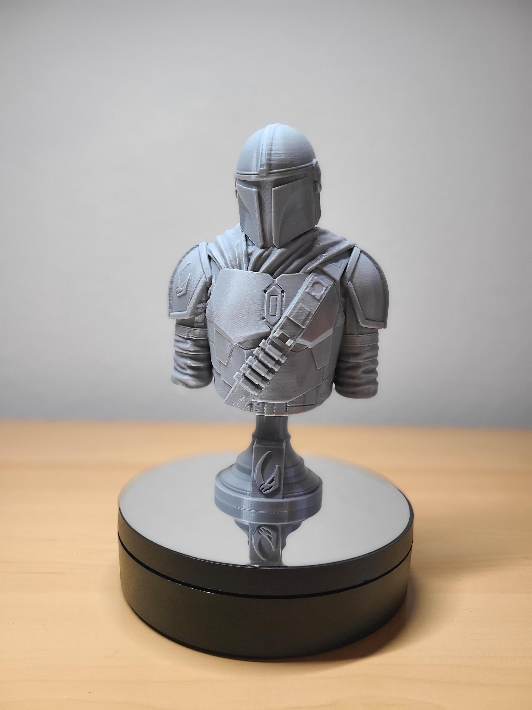 Mandalorian Bust – Detailed Star Wars Collectible