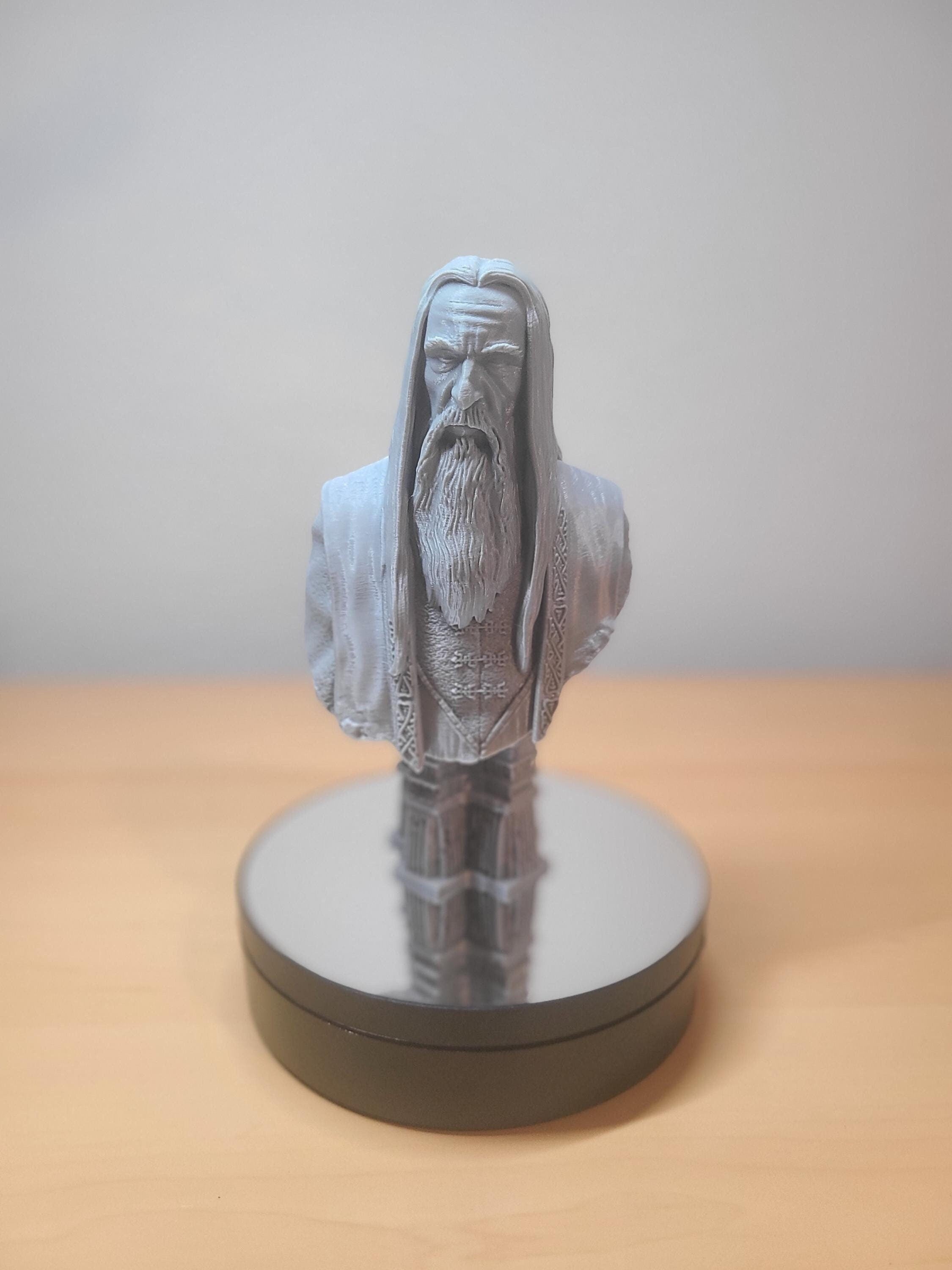 Saruman Bust – Striking Lord of the Rings Collectible