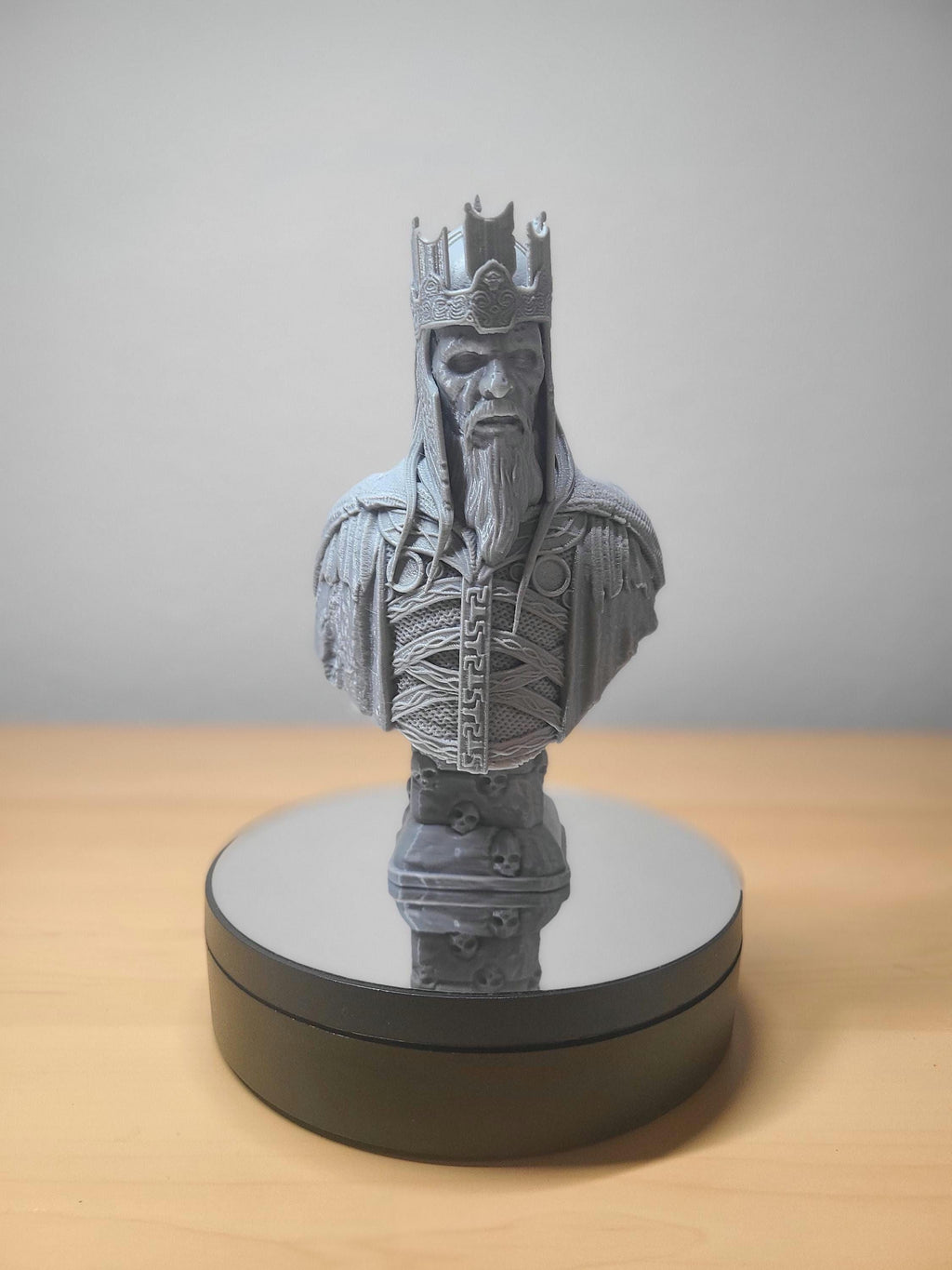 King of the Dead Bust – Haunting Lord of the Rings Collectible
