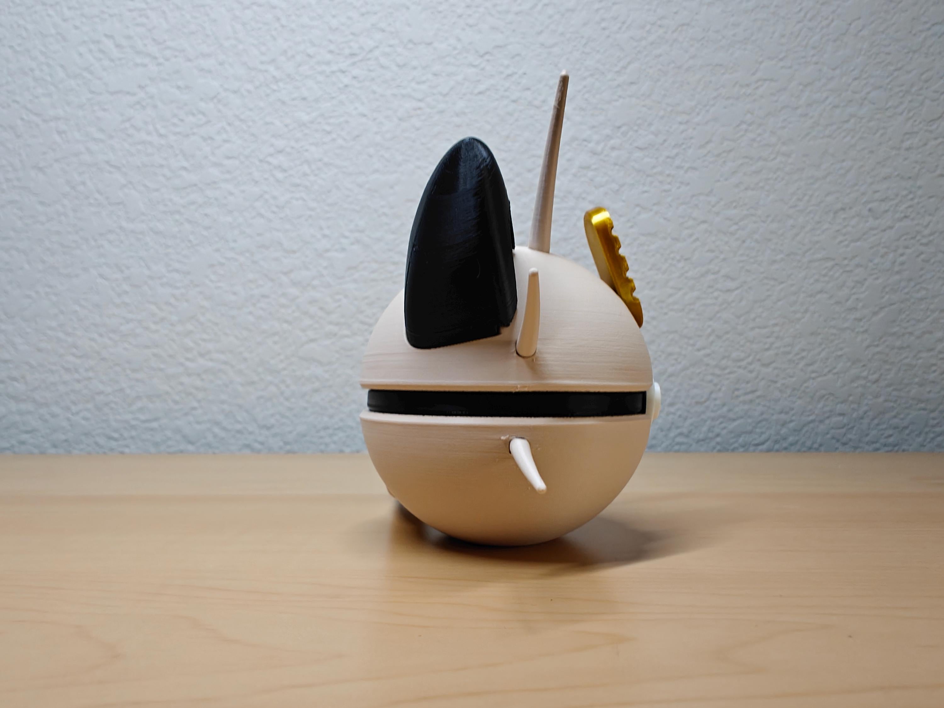 Meowth Ball – Pokémon-Inspired Poké Ball