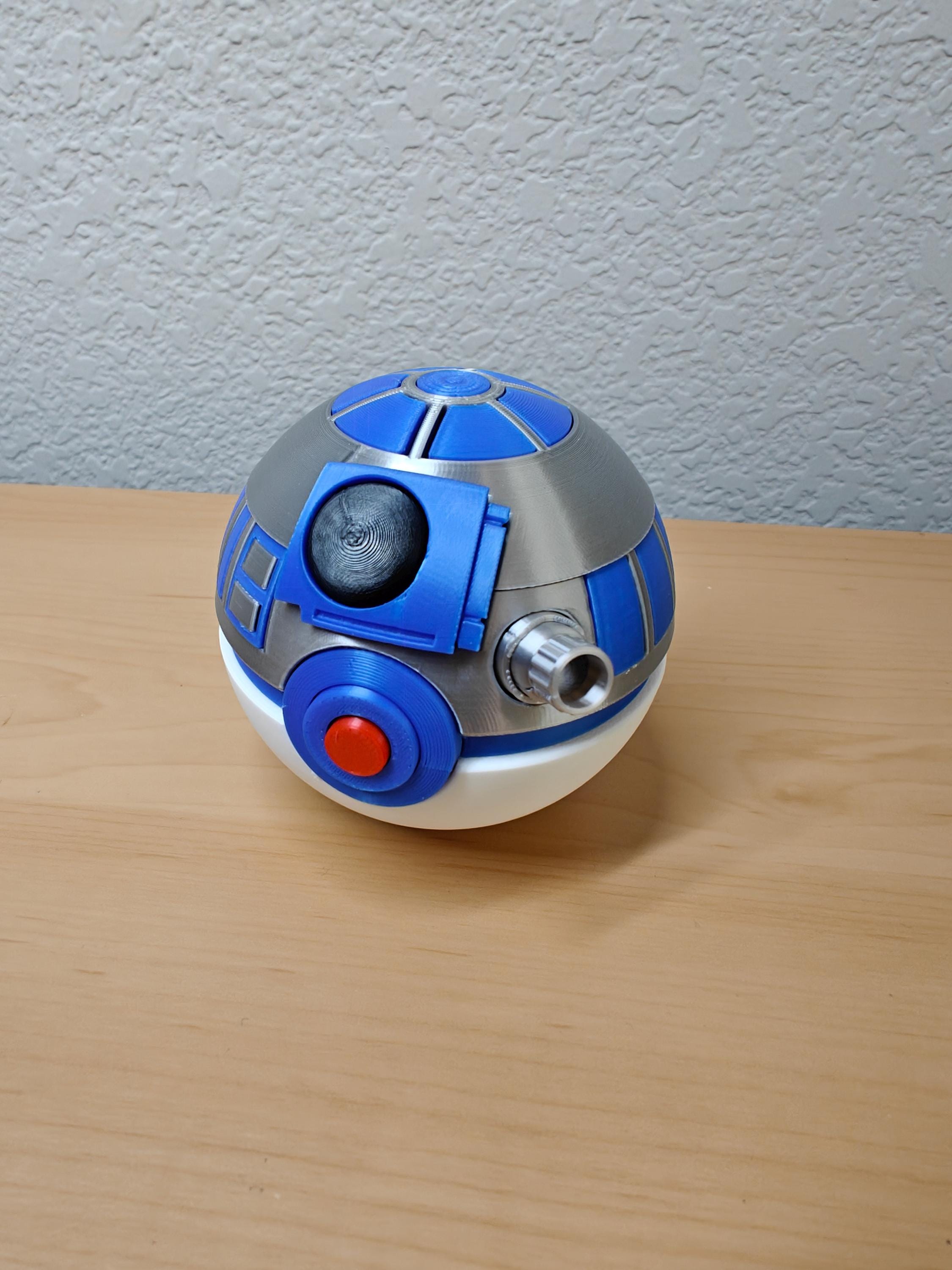 R2-D2 Poké Ball – Star Wars & Pokémon Inspired Mashup Collectible