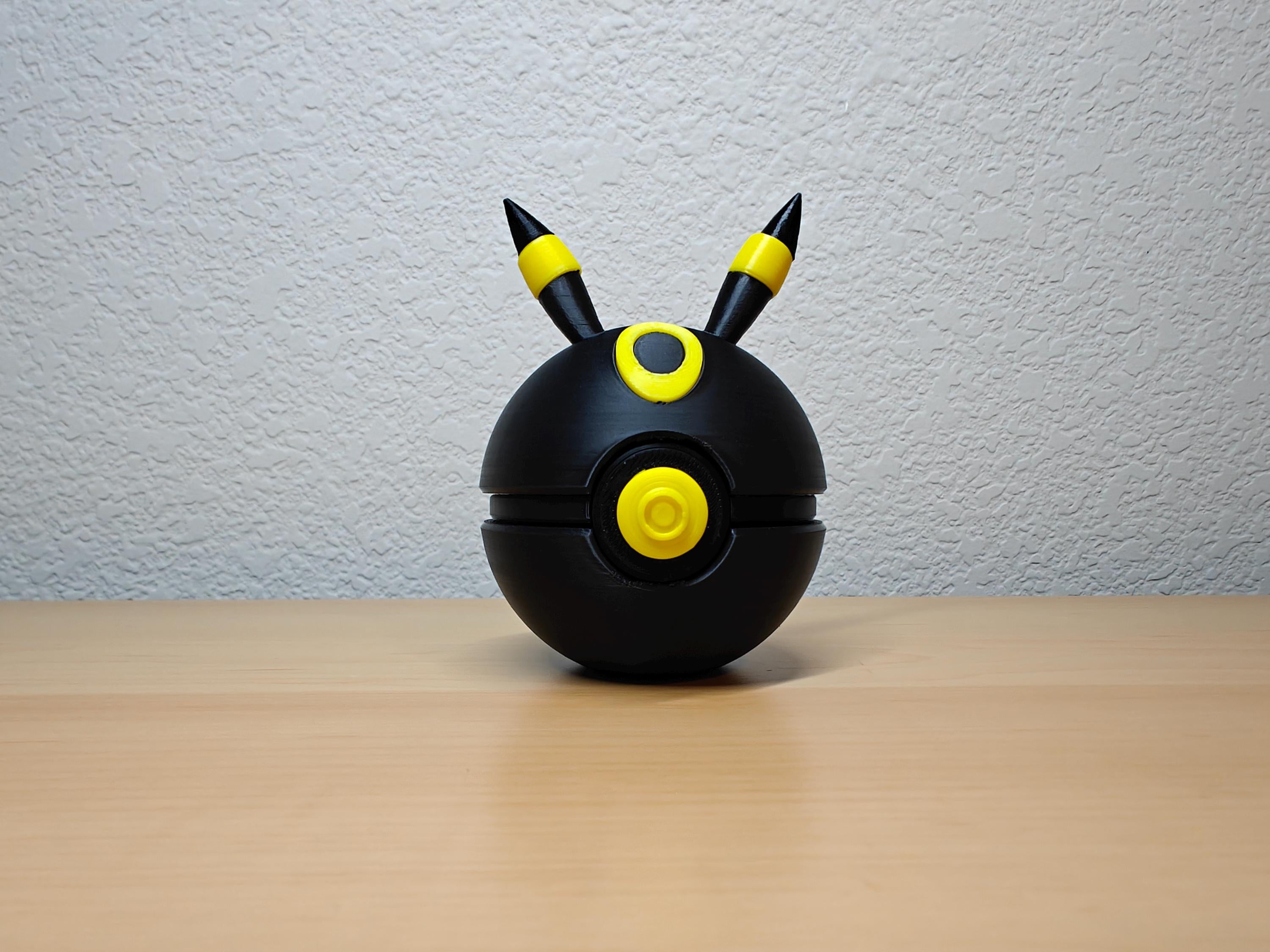 Umbreon Poké Ball – Pokémon Inspired Collectible