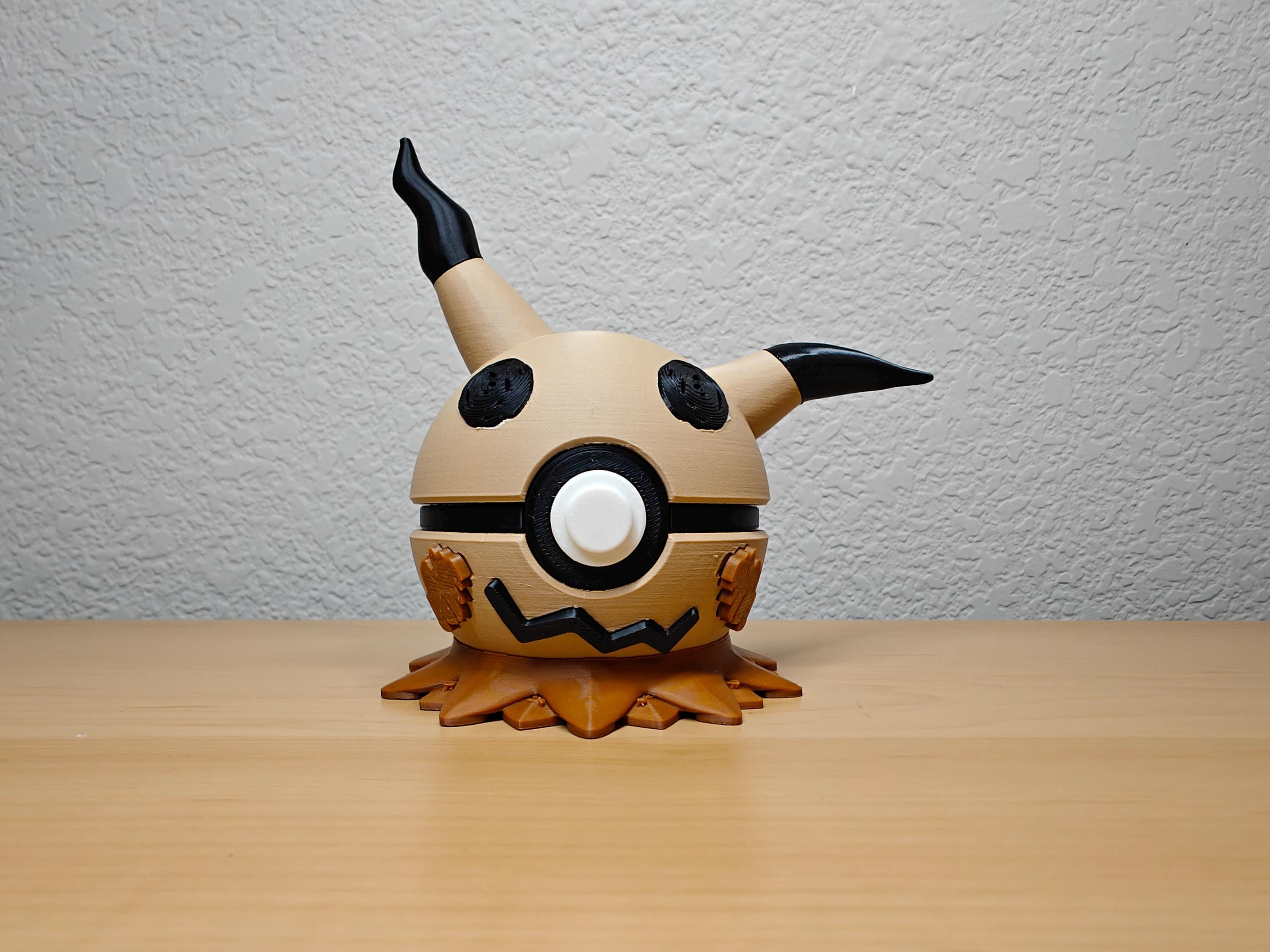 Mimikyu Poké Ball – Pokémon Inspired Collectible