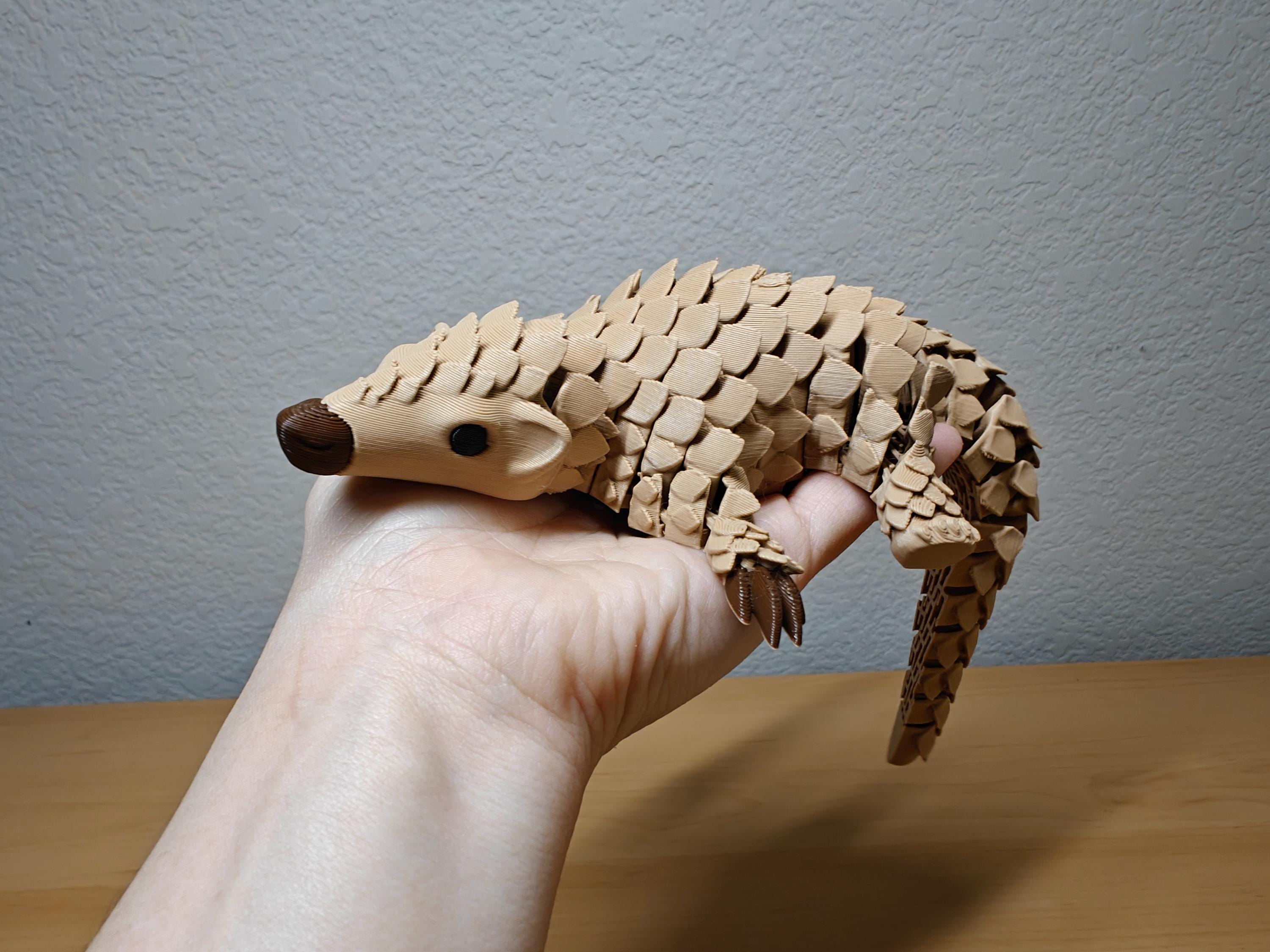 Articulated Pangolin – Flexible Animal Model